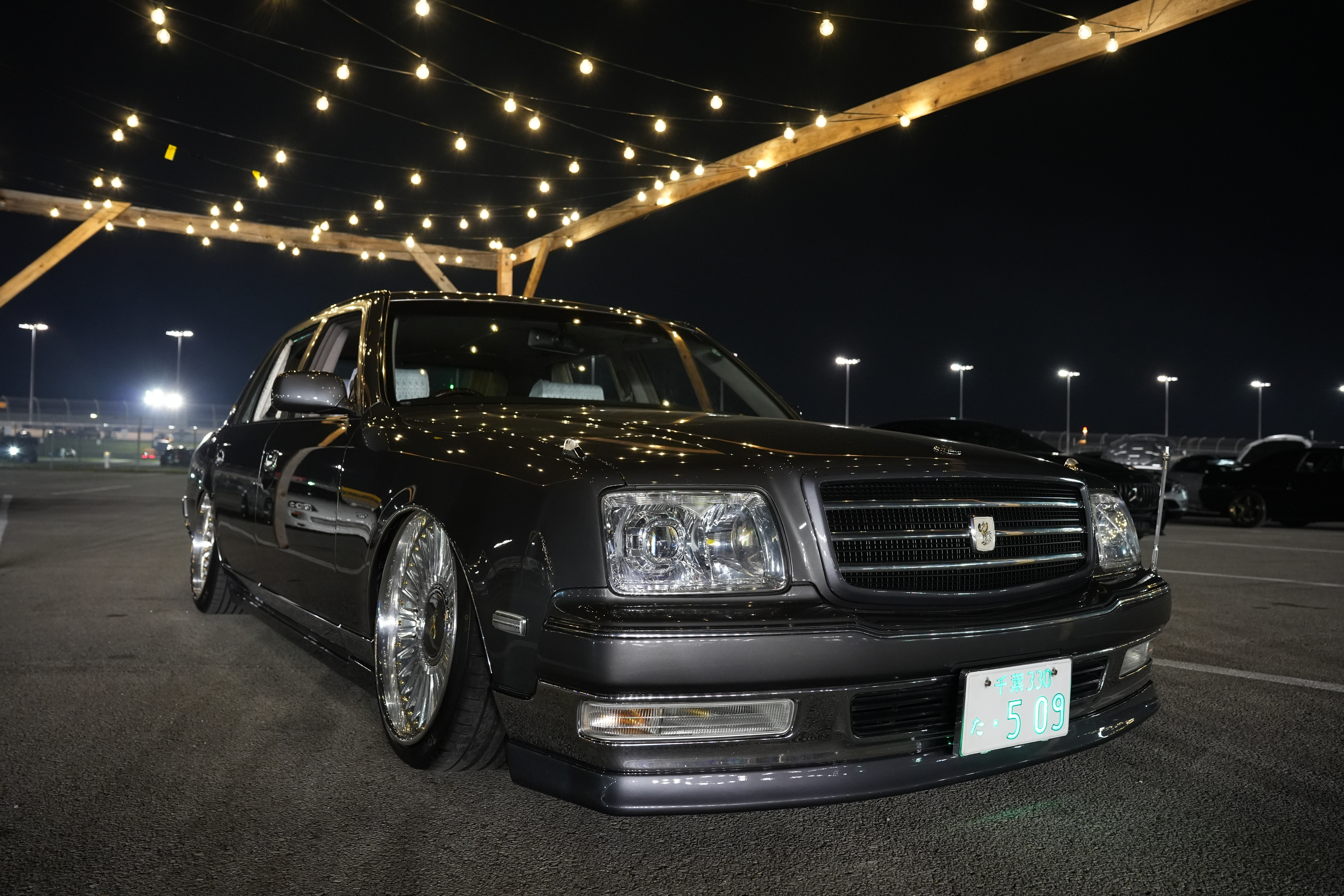 Left side Profile- Toyota Century